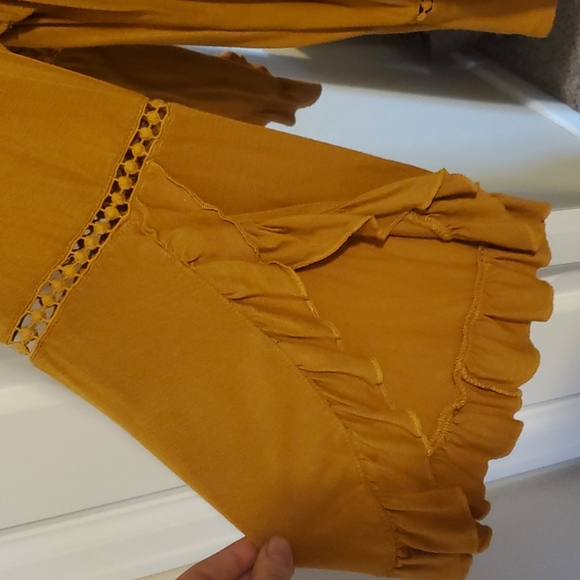 Boho Top DONATED - Picture 2 of 4